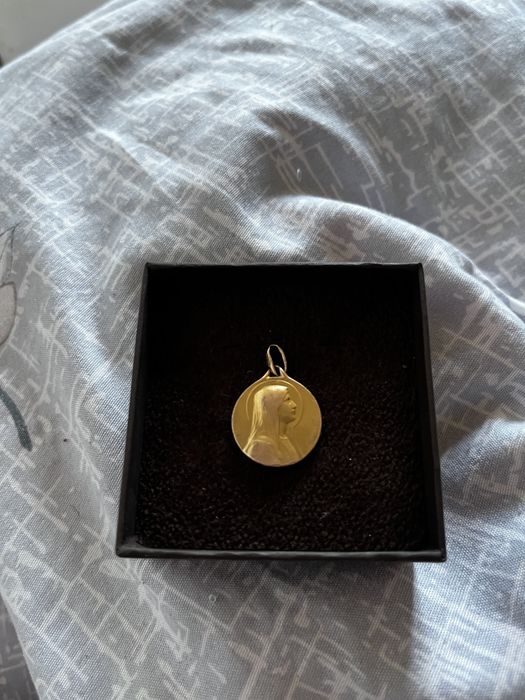 Medalion aur de 8K
