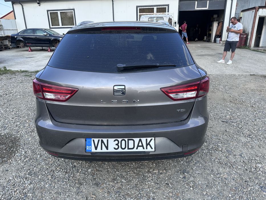 Seat Leon 2016 gri