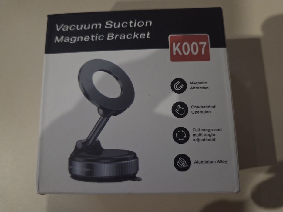 Магнитна стойка за телефон с вакуумно закрепване