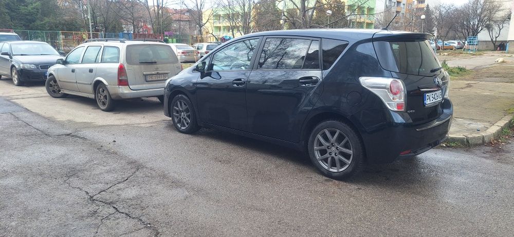 Toyota verso 2.0/124к.