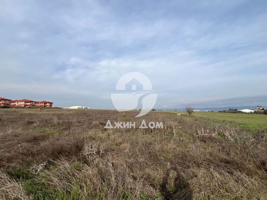 Урегулиран поземлен имот с ГЛЕДКА ПЛАНИНА в с. Равда