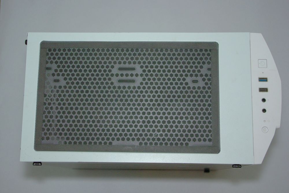 Carcasă goală PC Gaming GameMax – Albă