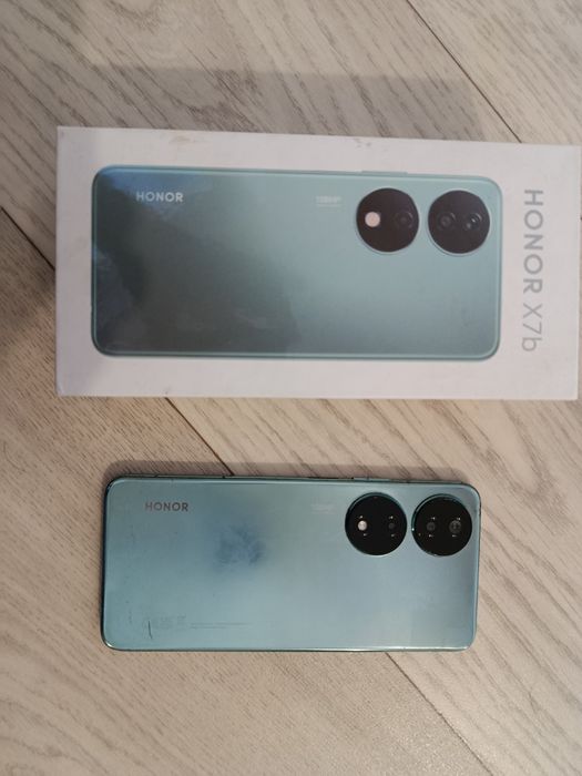 Продаю смартфон в