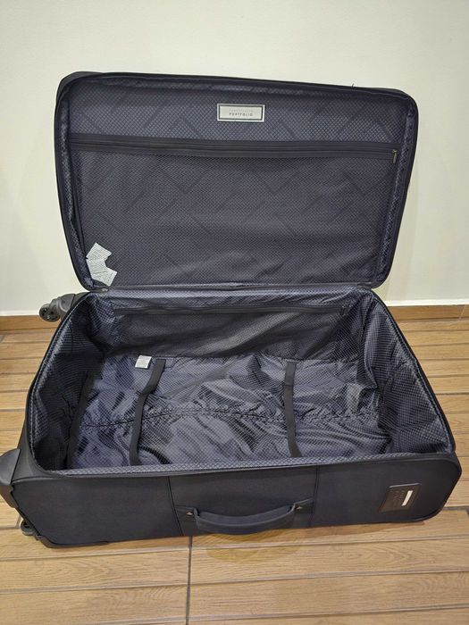 Чисто нов куфар Perry Ellis