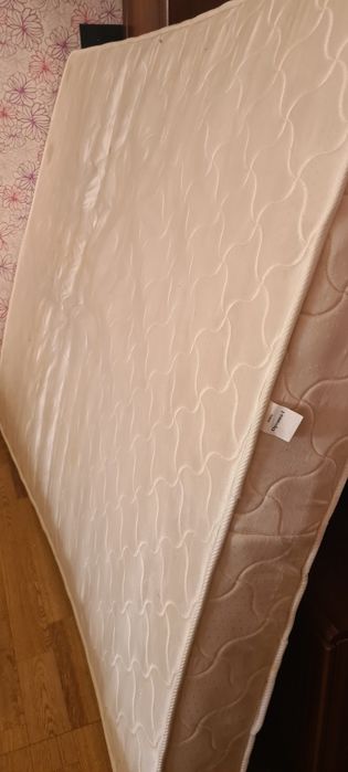 Продам 2хспальные кровати с матрасом, 160*2