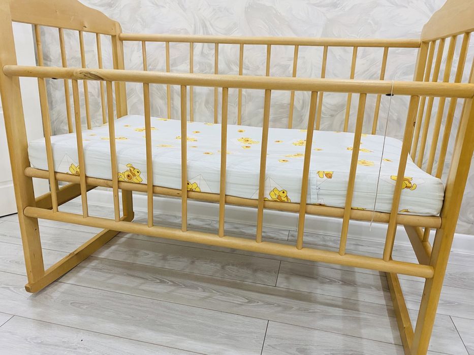 Кровать детская с матрасом