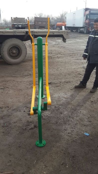 Уличные тренажёры