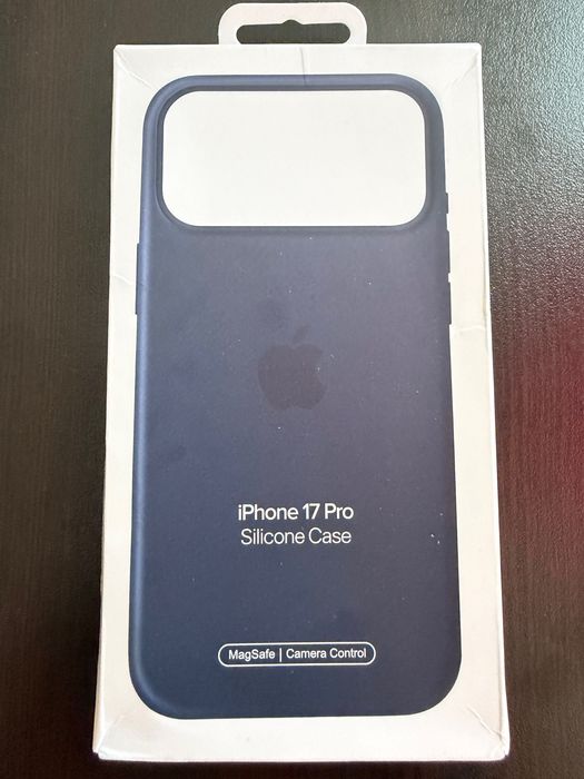 iPhone 17 Pro Silicone Case MagSafe – Midnight