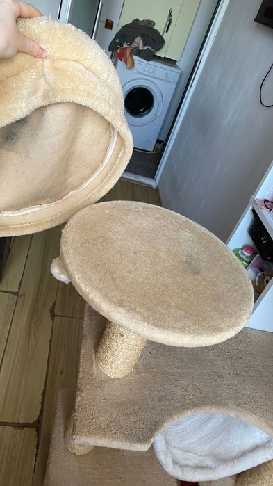 Ansamblu joacă imens pisici 5 nivele • Scratcher + culcușuri • Demontabil • Stare bună pe colt