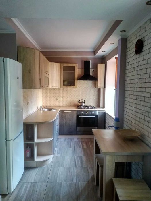 Тристаен имот в кв.Толстой