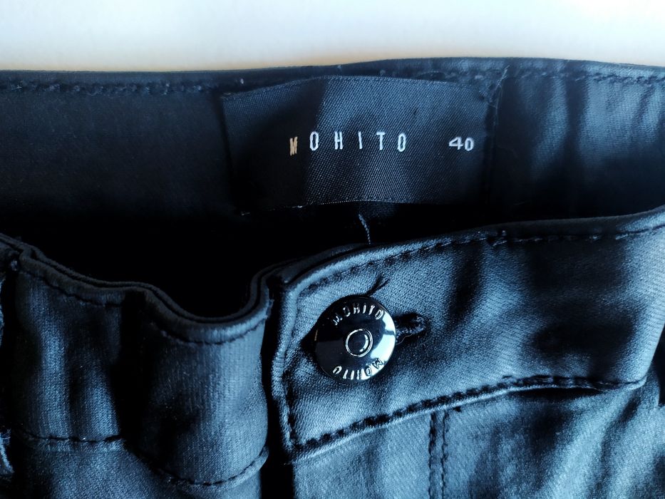 Комплект къс плетен топ и панталон MOHITO висока талия