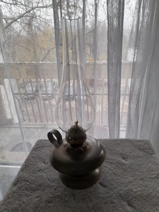 Два броя газени лампи и фенер за помещение