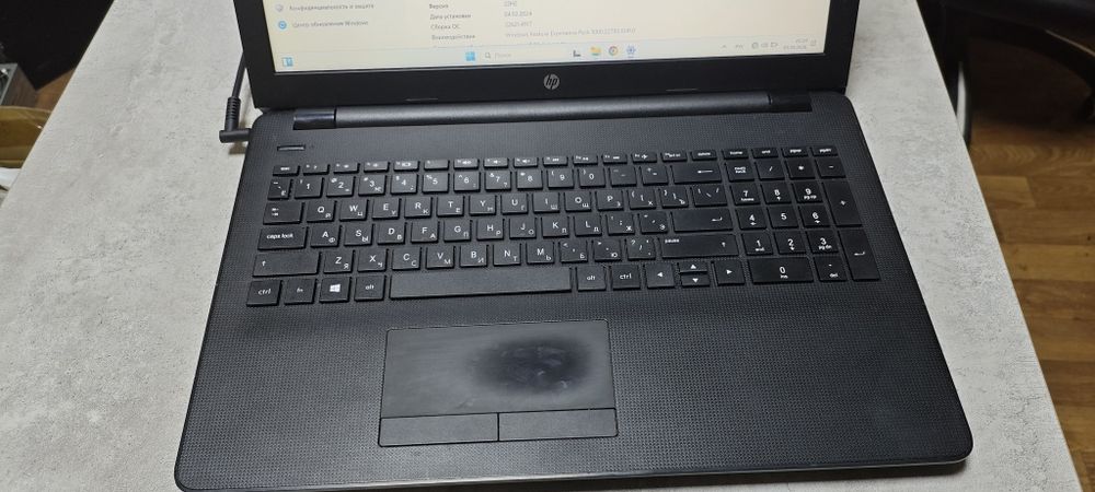 Ноутбук hp  i3/ssd/новая батарея