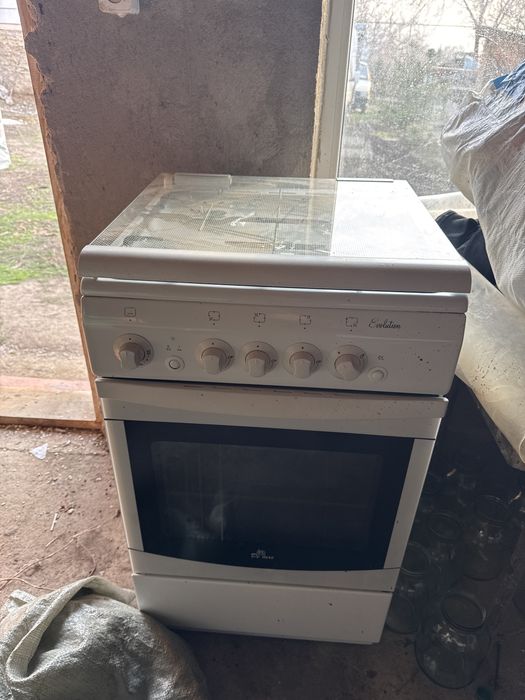 Газовая печка с духовкой встроеной состояние хорошее