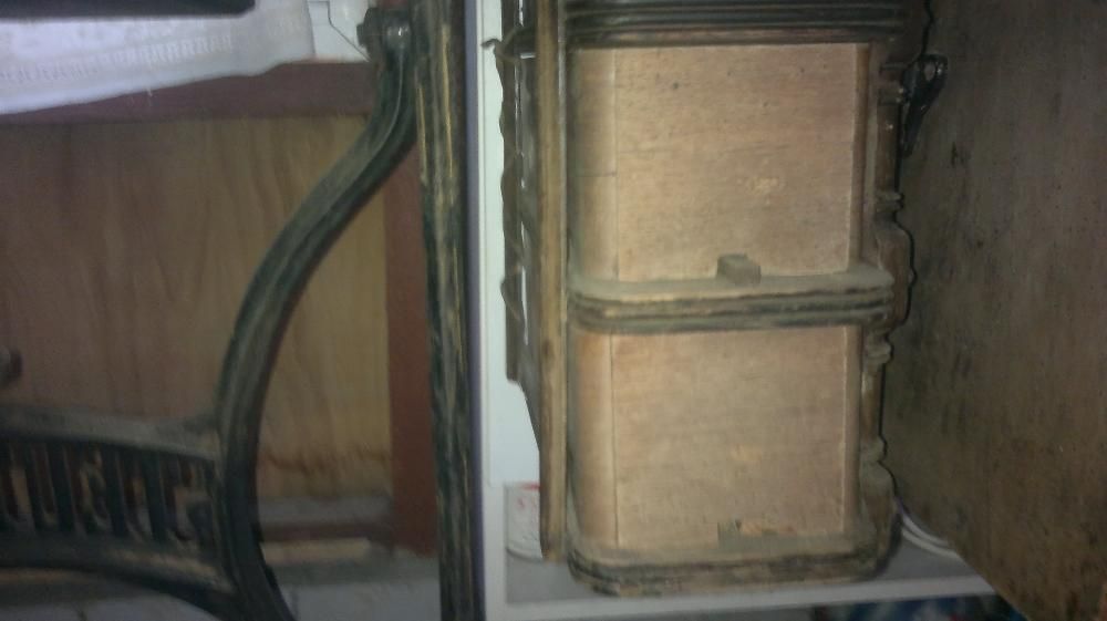 Masina de cusut TEUTONIA