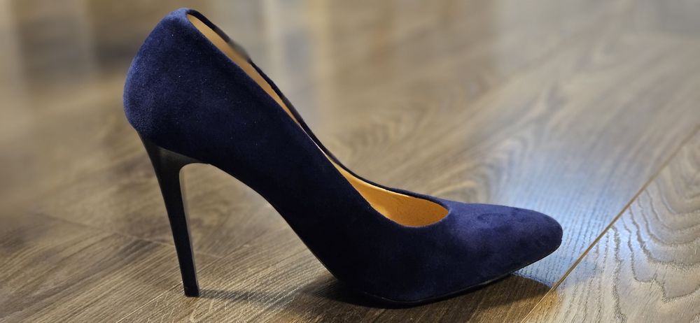 Дамски обувки Gabina от велур на ток - 39 номер