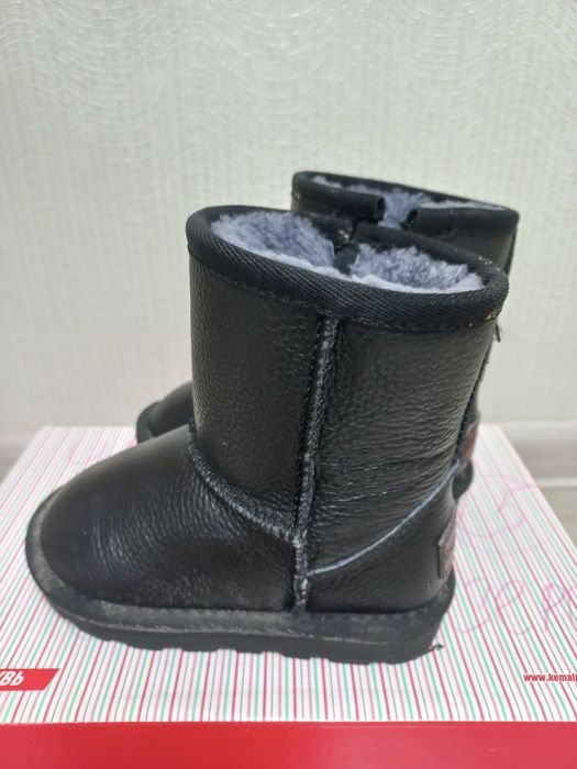 Продам Угги детские