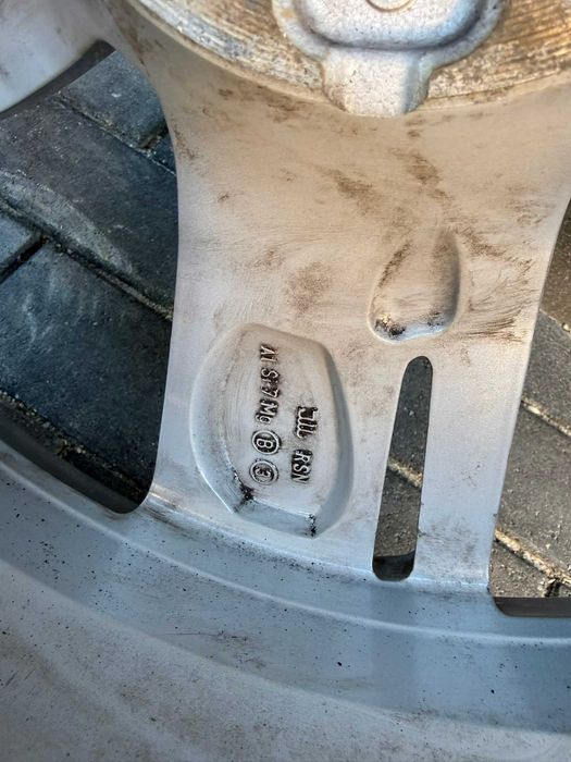 Продавам джанта за Audi Q5 SQ5 E 8.0Jx19H2 Et39 5x112 80A601025D