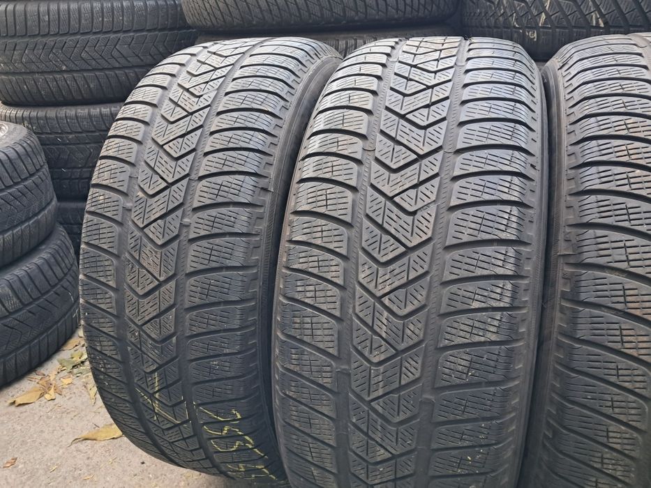 Anvelope second iarna 255 55 R18 Pirelli RFT*RSC