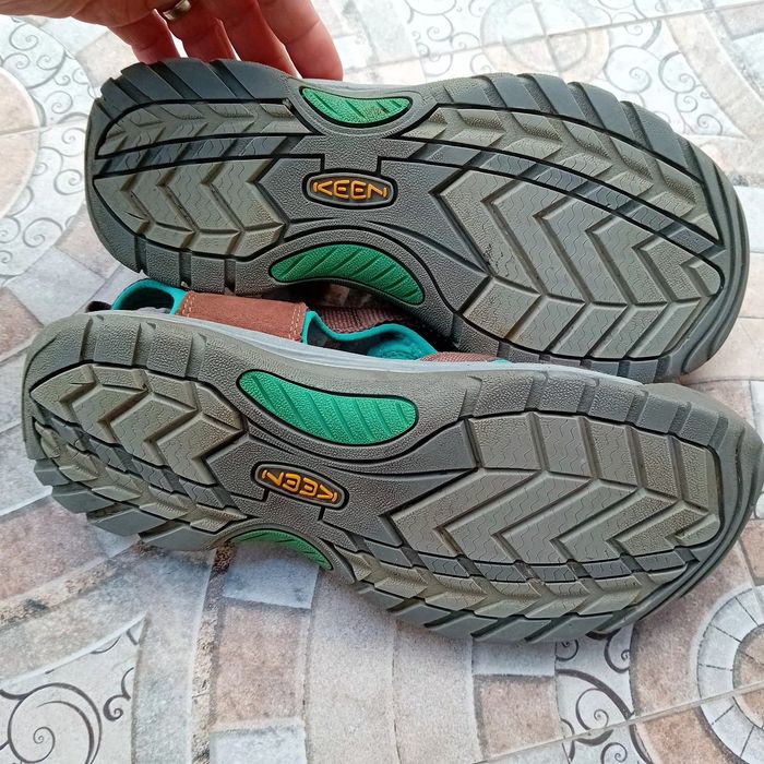 Keen drumetii sandale