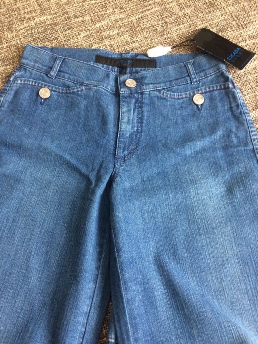 Продам джинсы ESCADA