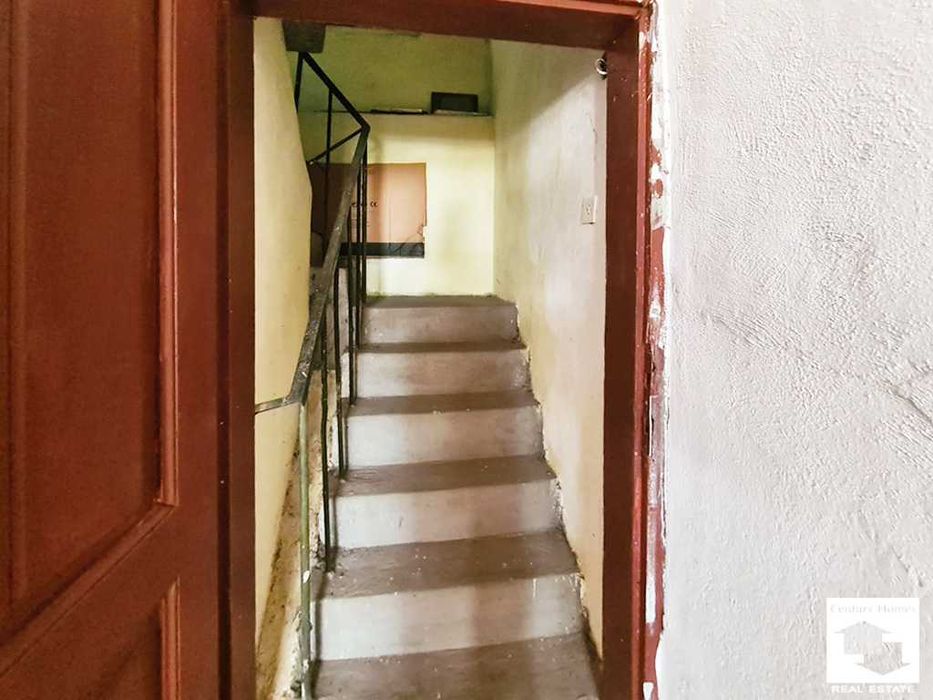 160029 Къща с допълнителни постройки и гараж в град Сухиндол