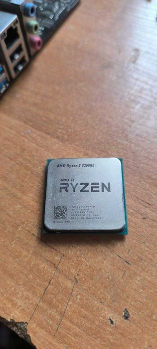 AMD Ryzen 3 3200GE