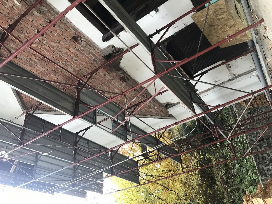 Închiriez popi metalici si schela metalica