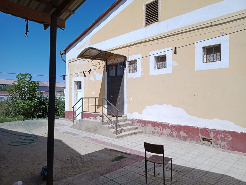 Хантореде намунавий жолдн бойында шеп тареминде уй сатылады .котел жак