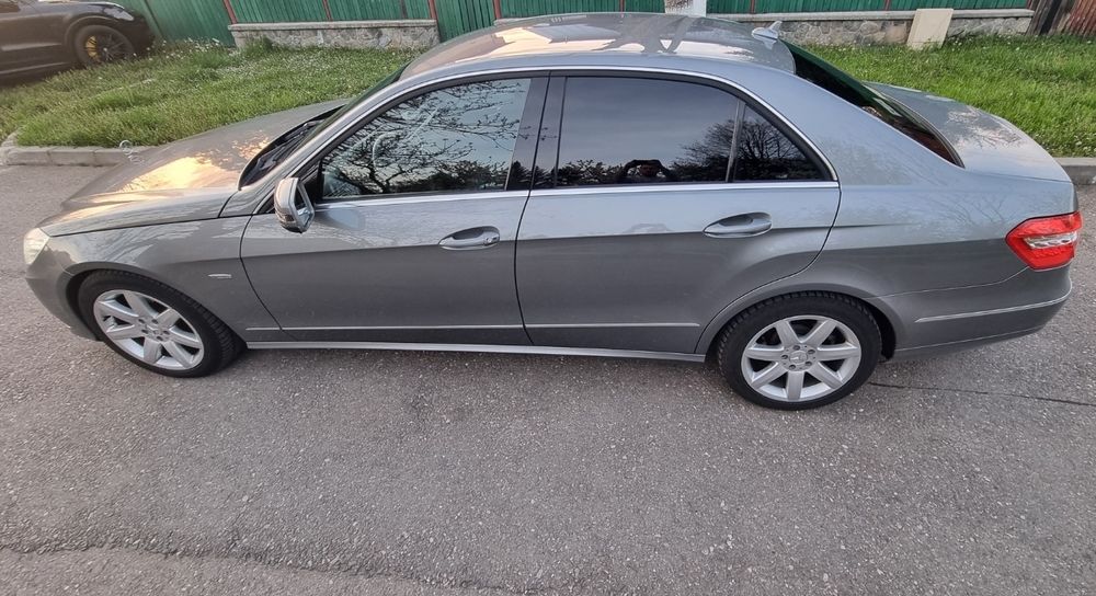 Mercedes-Benz E200d BlueEFFICIENCY 2011