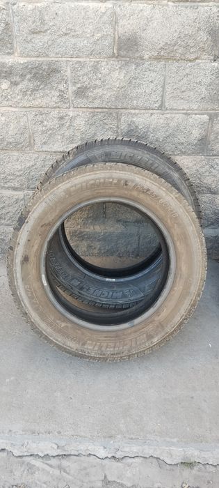 Продам шины двух видов.