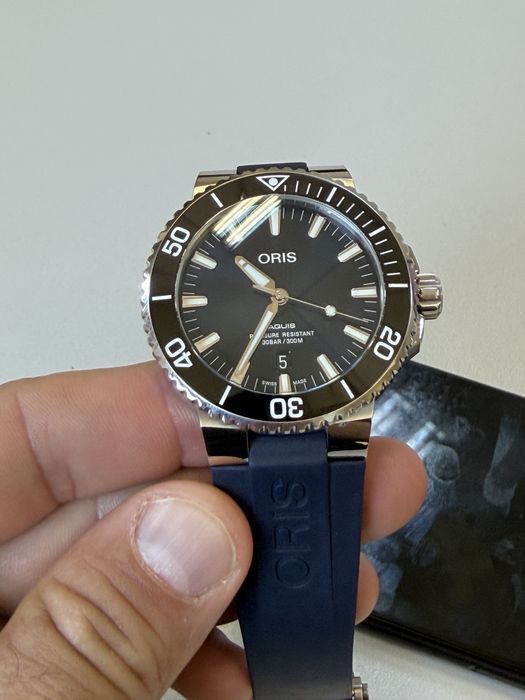 Часовник Oris aquis date 43