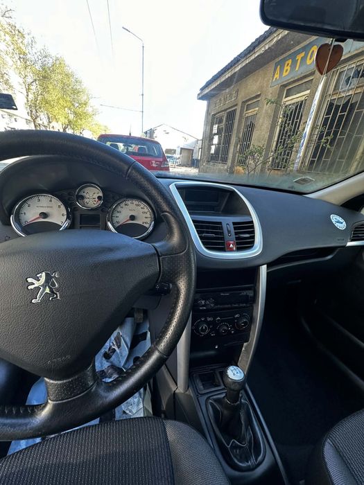 Peugeot 207 2012