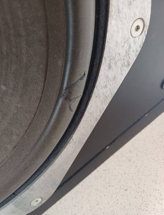 Продавам тонколони MARANTZ HD 660