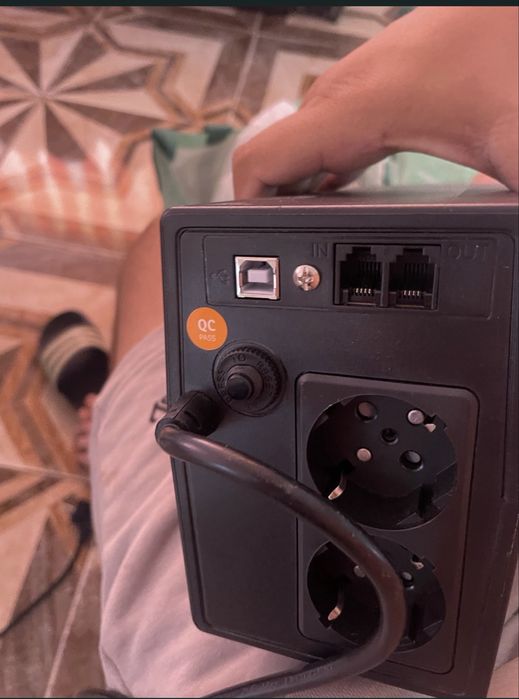 Invertor cu doua prize