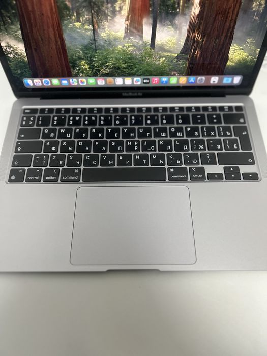 MacBook Air M1 (2020)