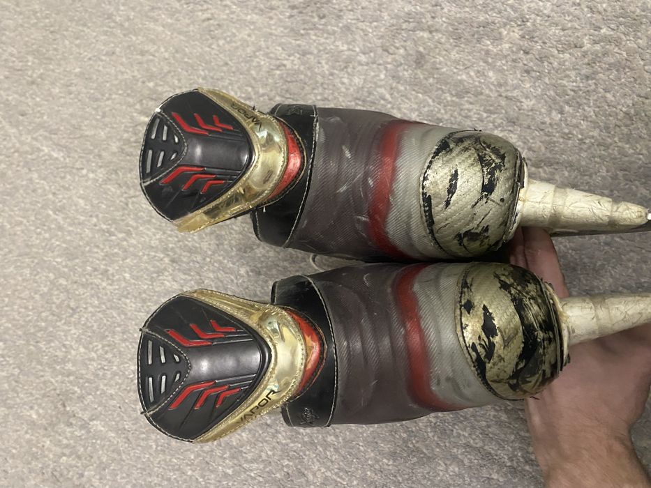 Коньки хоккейные