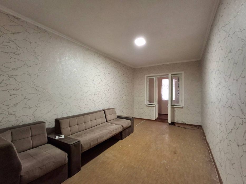 Срочно Продаеться квартира в чирчике 9-микрарайоне