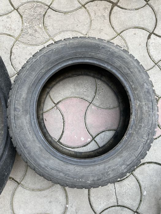 Продам пару зимних шин