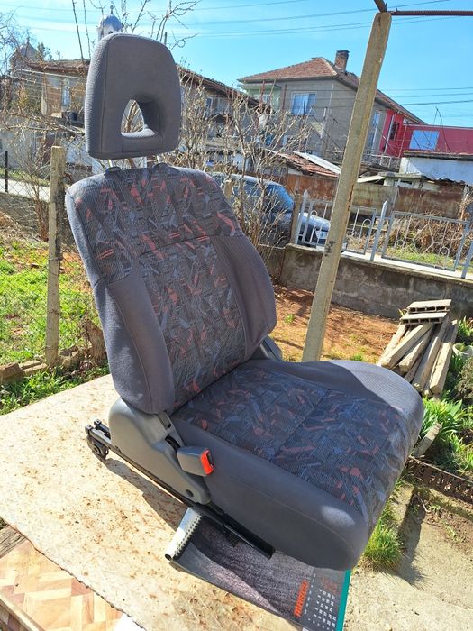 Седалка лява шофьорска здрава