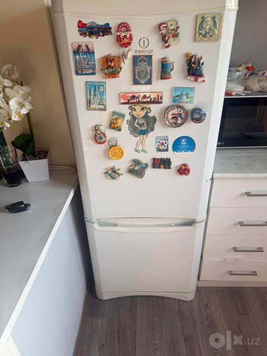 Срочно Продаеться Холодильник INDESIT