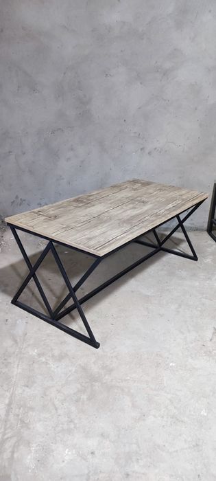 Журнальный столик в стиле лофт