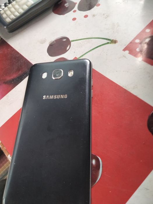 Vând Samsung Galaxy J7.2016.