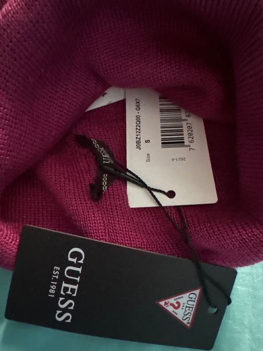 Guess - дамска шапка
