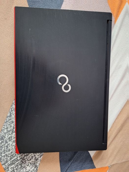 Vând laptop de piese