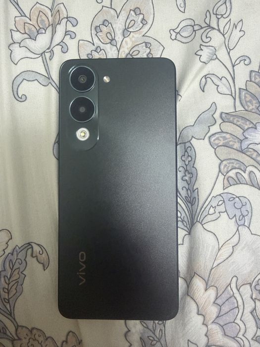 Продам Vivo y04 128 гб