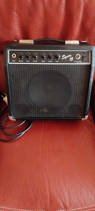 Продавам кубе за китара Squier by Fender 15w.