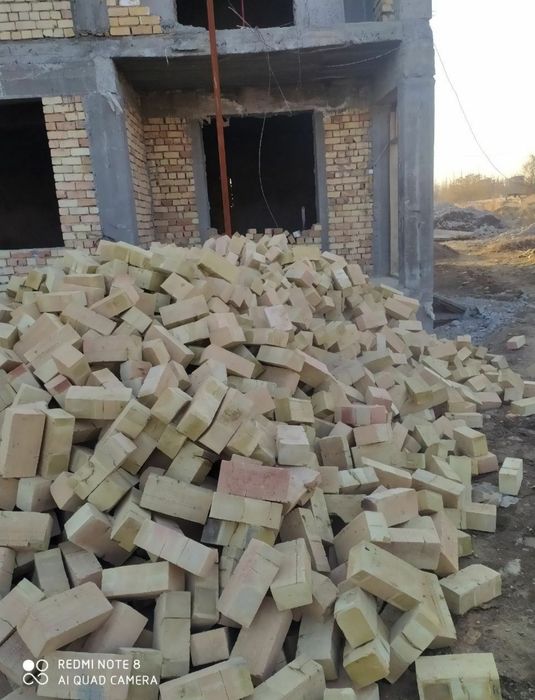 Pishgan va hom g'isht