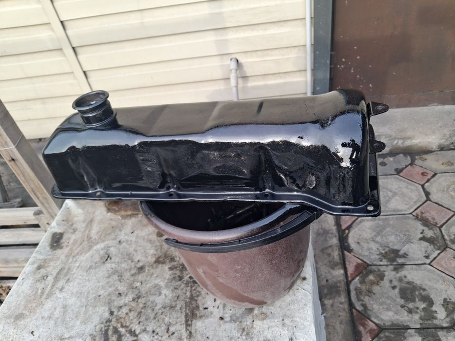 Клапанная крышка нива