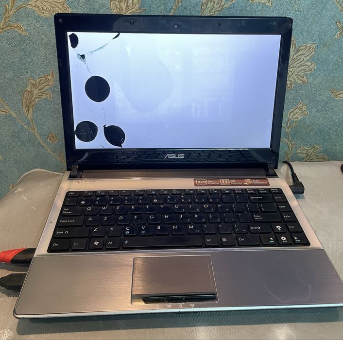 Срочно ноутбук Asus